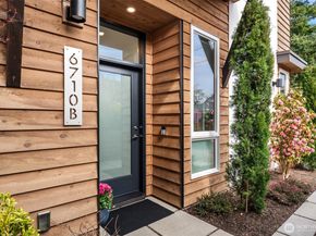 6710 36th Avenue SW B, Seattle WA 98126