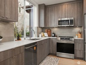 6710 36th Avenue SW B, Seattle WA 98126