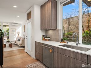 6710 36th Avenue SW B, Seattle WA 98126