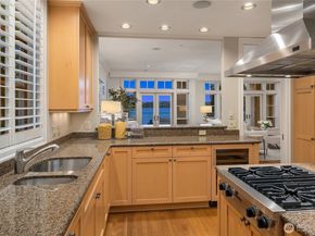 2061 43rd Avenue E 300, Seattle WA 98112