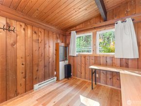 10873 Point Vashon Drive SW, Vashon WA 98070