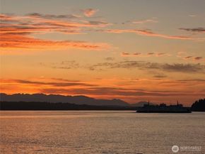 10873 Point Vashon Drive SW, Vashon WA 98070
