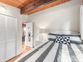 10873 Point Vashon Drive SW, Vashon WA 98070