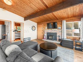 10873 Point Vashon Drive SW, Vashon WA 98070