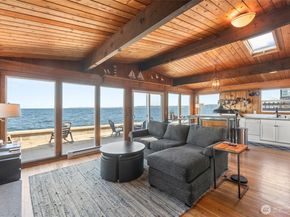 10873 Point Vashon Drive SW, Vashon WA 98070
