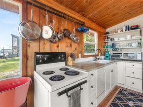 10873 Point Vashon Drive SW, Vashon WA 98070