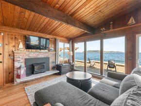 10873 Point Vashon Drive SW, Vashon WA 98070