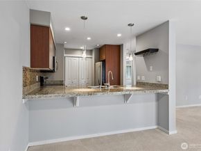 11215 NE 128th Street L301, Kirkland WA 98034