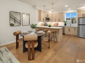 105 NW 39th Street B, Seattle WA 98107