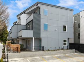 105 NW 39th Street B, Seattle WA 98107