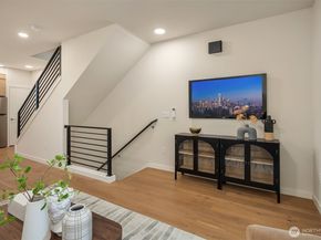 105 NW 39th Street B, Seattle WA 98107
