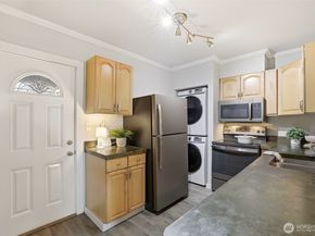 9732 59th Avenue S, Seattle WA 98118