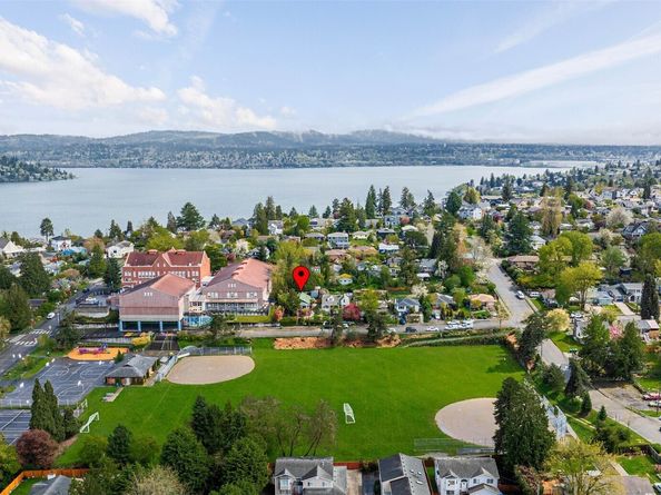 9732 59th Avenue S, Seattle WA 98118