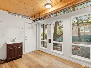 9732 59th Avenue S, Seattle WA 98118