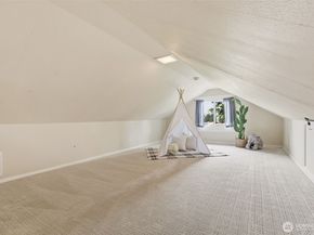 9732 59th Avenue S, Seattle WA 98118