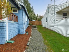 9732 59th Avenue S, Seattle WA 98118