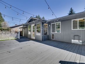 14225 104th Avenue NE, Kirkland WA 98034