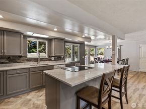 14225 104th Avenue NE, Kirkland WA 98034