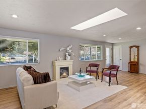 14225 104th Avenue NE, Kirkland WA 98034