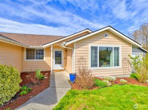 2721 211th Place SW, Lynnwood WA 98036