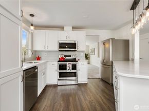 2721 211th Place SW, Lynnwood WA 98036