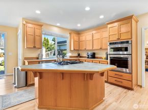 8012 NE 151st Court, Kenmore WA 98028