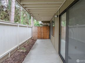 9904 NE 124th Street 1005, Kirkland WA 98034