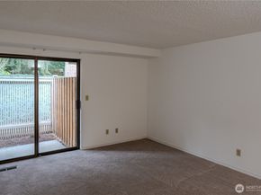 9904 NE 124th Street 1005, Kirkland WA 98034