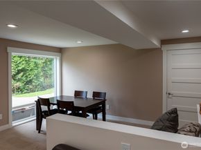 9904 NE 124th Street 1005, Kirkland WA 98034