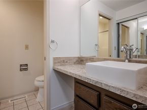 9904 NE 124th Street 1005, Kirkland WA 98034