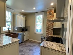 1522 Taylor Avenue N, Seattle WA 98109