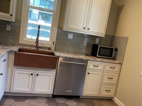 1522 Taylor Avenue N, Seattle WA 98109