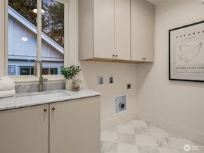 1027 McGilvra Boulevard E, Seattle WA 98112