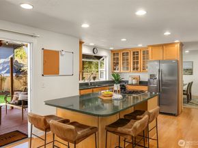 15126 NE 67th Place, Redmond WA 98052