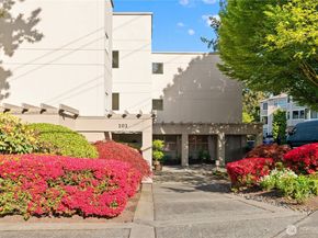 101 99th Avenue NE 101, Bellevue WA 98004