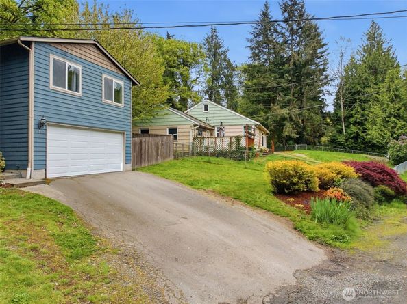 6352 24th Avenue SW, Seattle WA 98106