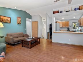 6352 24th Avenue SW, Seattle WA 98106