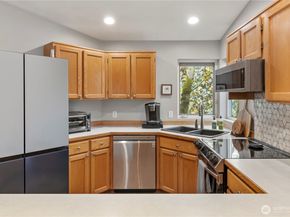 6352 24th Avenue SW, Seattle WA 98106