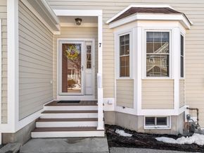 7 Tilton Ct, Walpole MA 02081