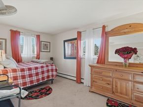 14 Ridgefield Dr, Framingham MA 01701