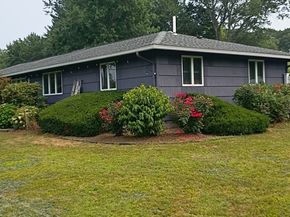 14 Ridgefield Dr, Framingham MA 01701