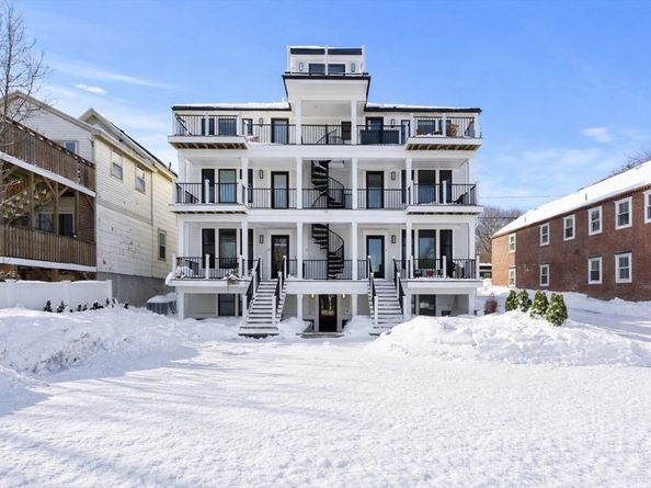 182 Merrimac St 1, Newburyport MA 01950