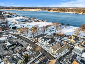 182 Merrimac St 1, Newburyport MA 01950