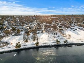 182 Merrimac St 1, Newburyport MA 01950