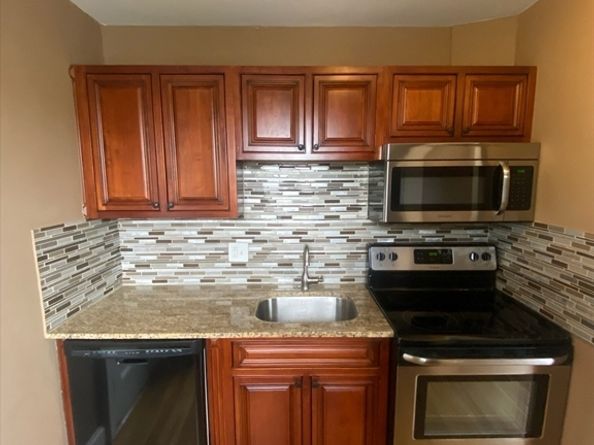 195 Thomas Burgin Pkwy 301, Quincy MA 02169