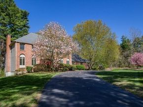 33 Whichita Rd, Medfield MA 02052