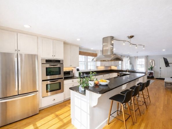 6 Adams Court 6, Hingham MA 02043