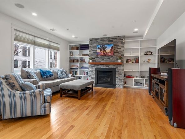 350 West 2nd St 1, Boston MA 02127