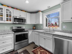 44 Old Colony Dr, Westborough MA 01581