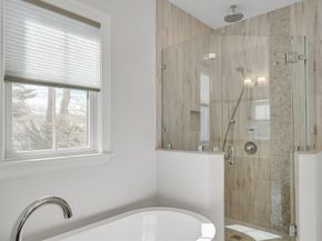 405 Parker St 405, Newton MA 02459
